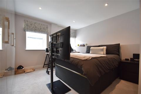 2 bedroom apartment to rent, Station Road, Gerrards Cross, SL9