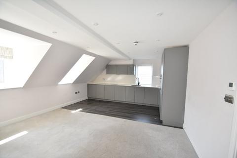 2 bedroom apartment to rent, Station Road, Gerrards Cross, SL9