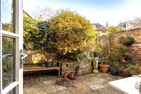 23 Ferry Road, Twickenham, TW1 3DW