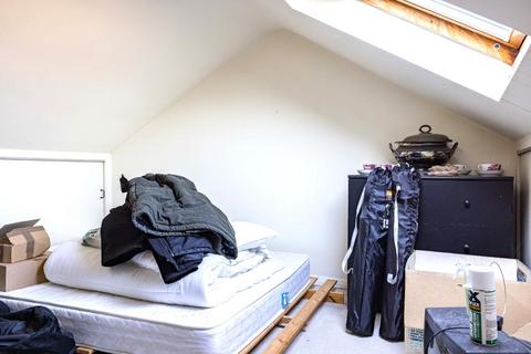23 Ferry Road, Twickenham, TW1 3DW