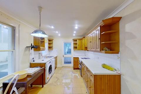 10 Heathfield Avenue, Dover, CT16 2NX
