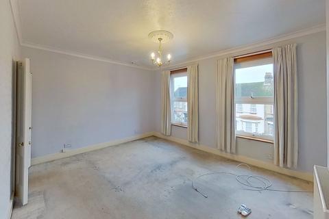 10 Heathfield Avenue, Dover, CT16 2NX