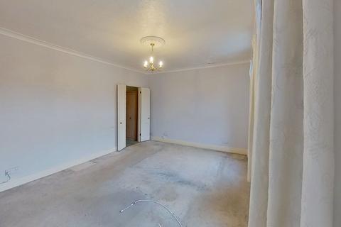 10 Heathfield Avenue, Dover, CT16 2NX