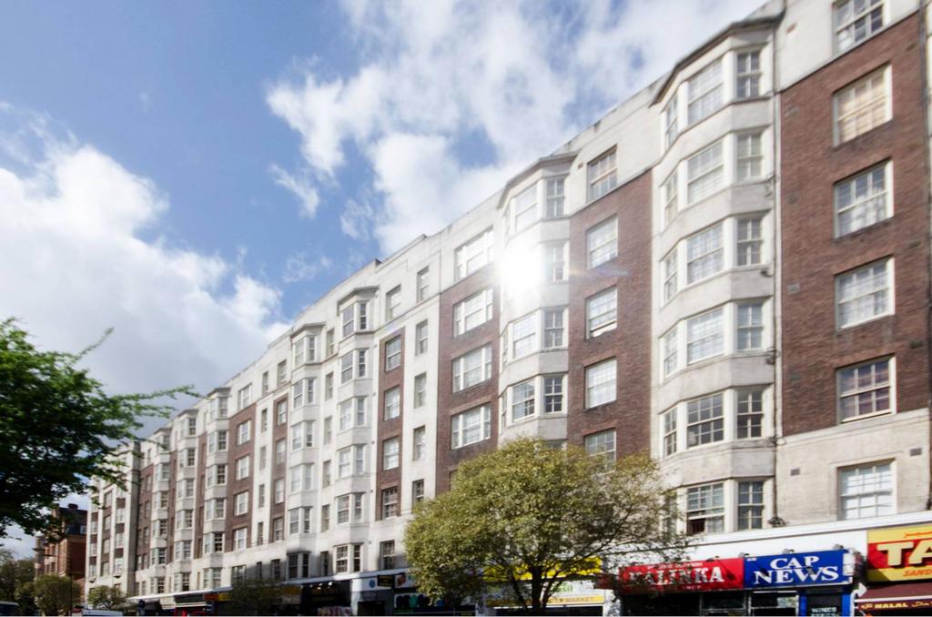 Queensway, Bayswater, London, W2 Studio £1,517 pcm (£350 pw)