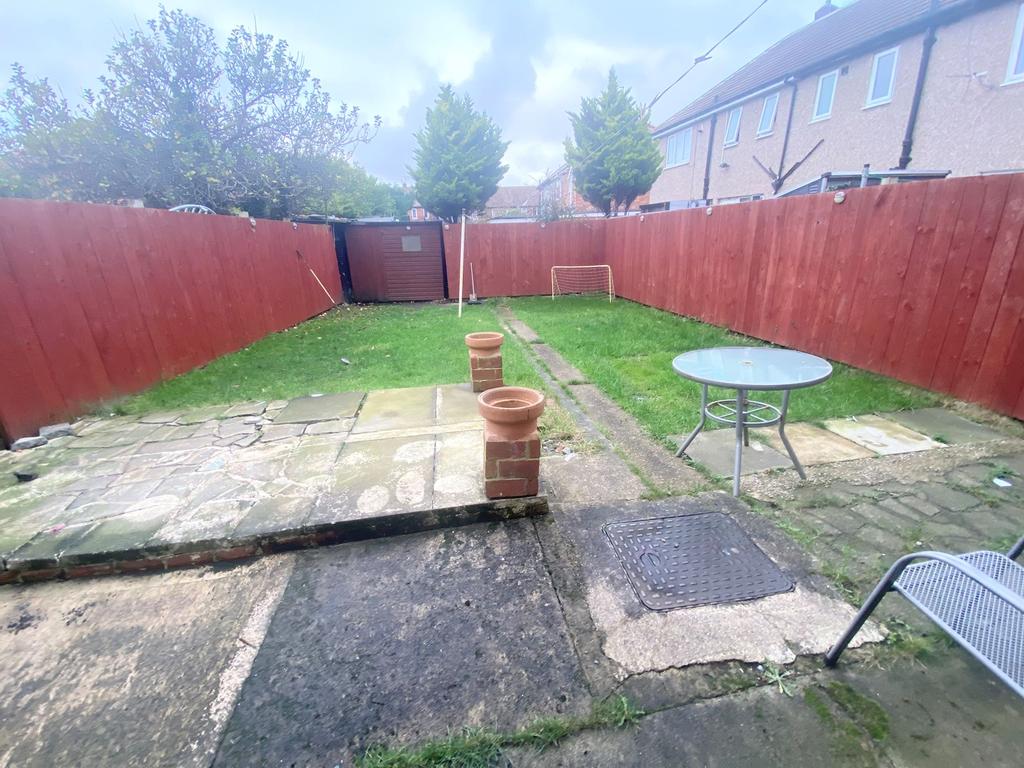 Hexham Avenue, Hebburn, Hebburn, Tyne and Wear, NE31 2DL 3 bed terraced