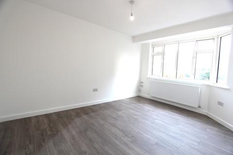 2 bedroom apartment to rent - Whitehall Close , Uxbridge
