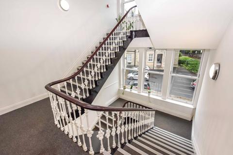 2 bedroom flat to rent, Windermere Terrace, Liverpool, Merseyside, L8