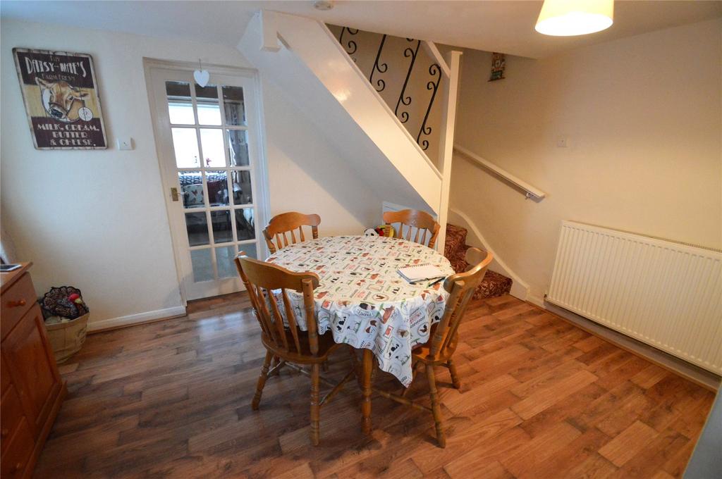 Dagtail Lane, Redditch... 1 bed semidetached house £850 pcm (£196 pw)