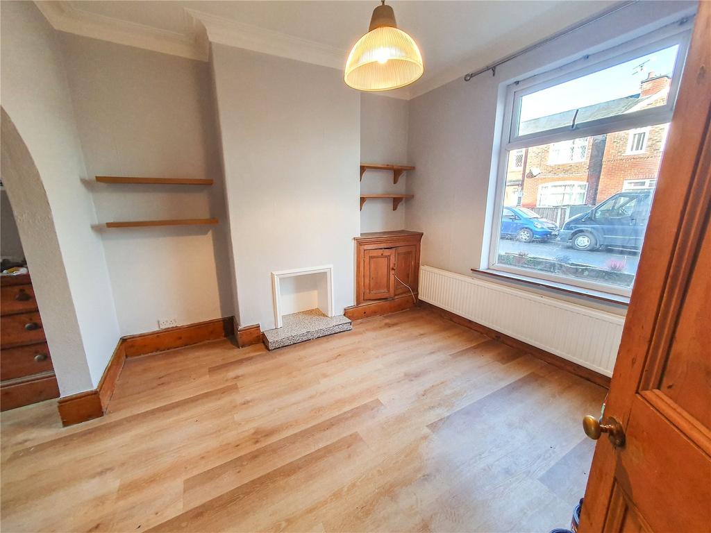 Darley Street, Sale, Cheshire, M33 2 bed terraced house £1,100 pcm (£