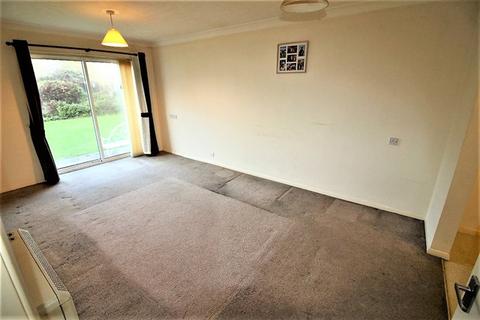 1 bedroom flat for sale - Coppins Road, Clacton on Sea