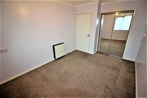 1 bedroom flat for sale - Coppins Road, Clacton on Sea