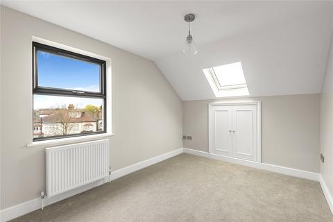 2 bedroom flat for sale - Waterford House, 40 Broomfield Lane, Palmers Green, London, N13