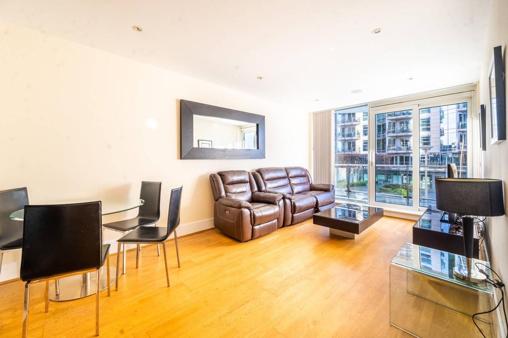 Battersea Reach, Battersea, London, SW18 2 bed flat to rent £2,300