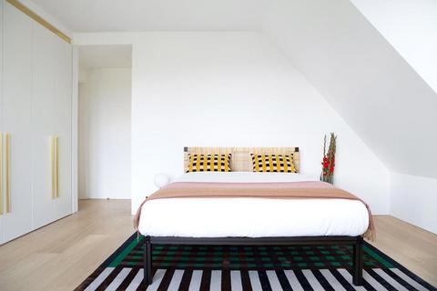 2 bedroom flat to rent, Maresfield Gardens, Hampstead, London