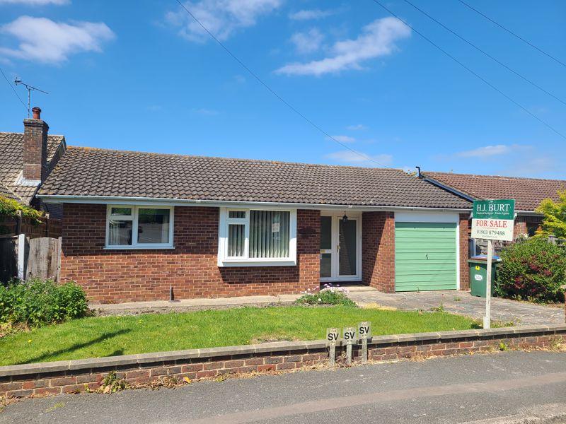 Steyning 2 bed detached bungalow for sale £399,950