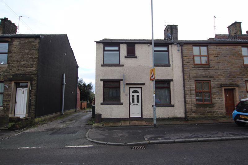 845 Edenfield Road, Rochdale OL11 5TA 2 bed terraced house £695 pcm