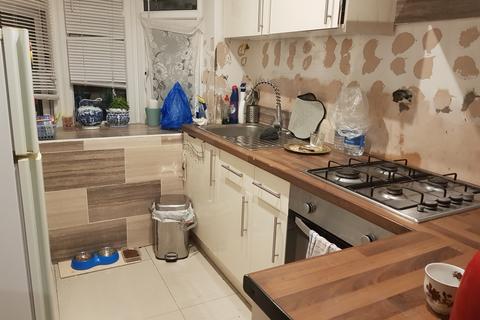 1 bedroom in a house share to rent, Ruislip Road, Greenford UB6