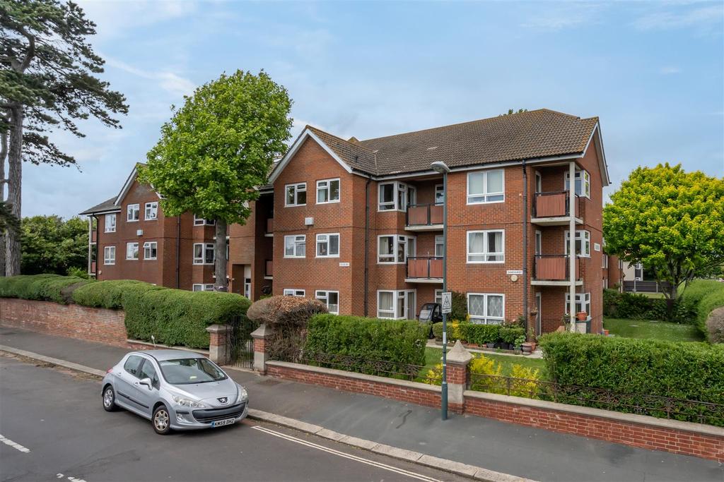 Danehurst. Sylvan Way, Bognor Regis... 1 bed retirement property £75,000