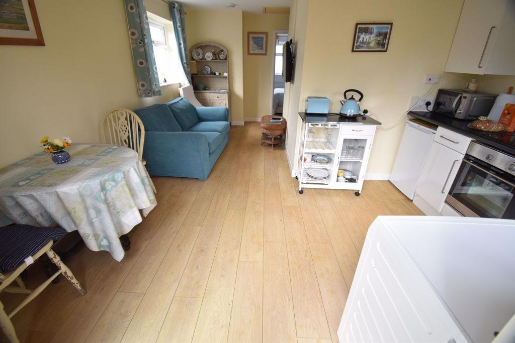 Atlantic Way, Porthtowan 1 bed bungalow £950 pcm (£219 pw)