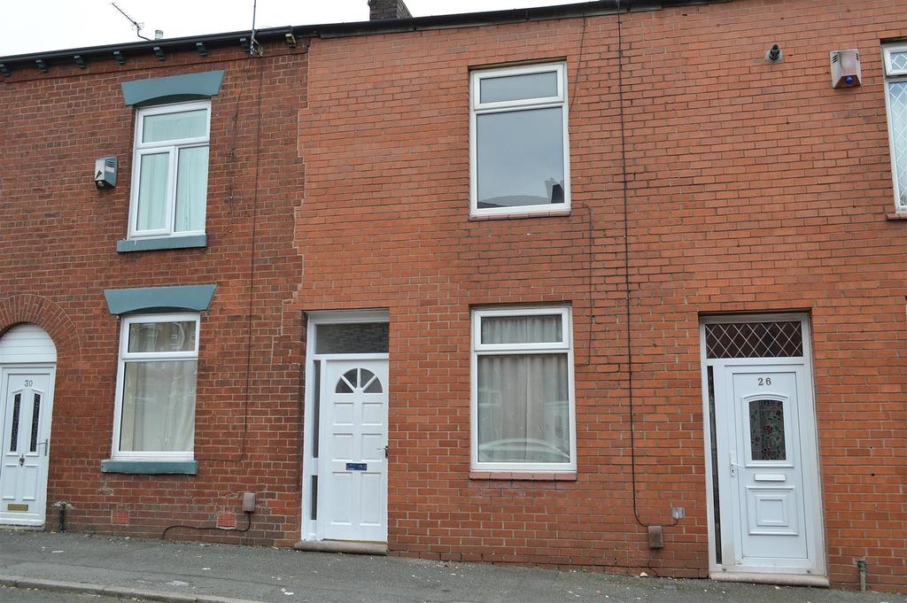 Stanley Street, Chadderton, Oldham 2 bed terraced house £700 pcm (£