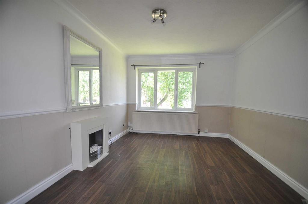 179 Merryfield Road, Dudley, West... 1 bed apartment £575 pcm (£133 pw)