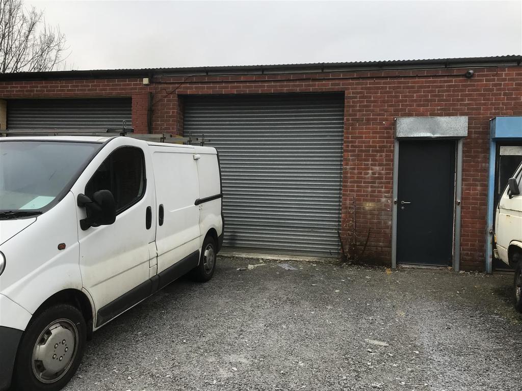 Northend Road, Stalybridge Industrial unit £450 pcm (£104 pw)