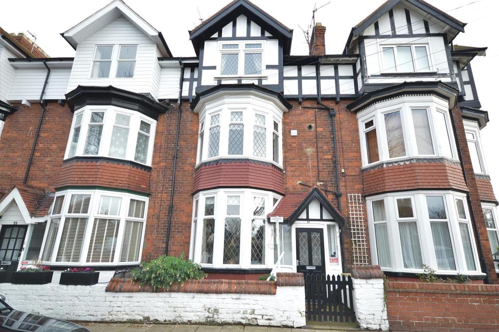 West Avenue, Filey, YO14 9AX 2 bed flat £560 pcm (£129 pw)