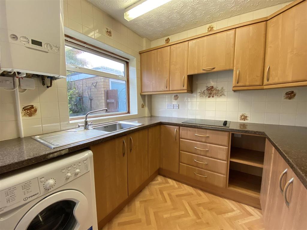 Rugby Road, Wollaston, Stourbridge 3 bed semidetached house £900 pcm