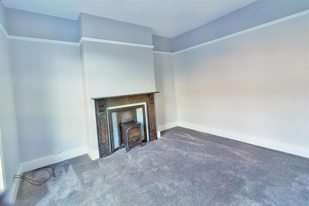 Abbey Road, Shepley, Huddersfield HD8 8DY 3 bed terraced house for sale