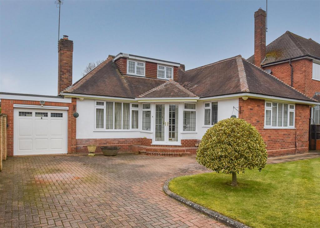 9 Wightwick Hall Road, Wightwick 4 bed detached bungalow for sale £