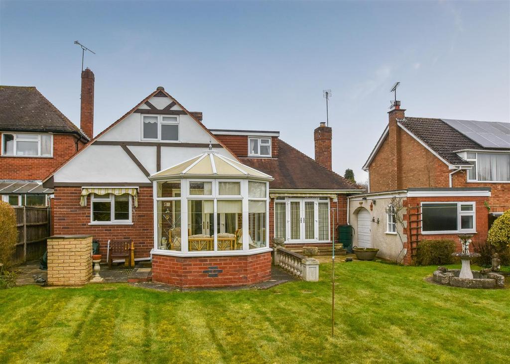 9 Wightwick Hall Road, Wightwick 4 bed detached bungalow for sale £