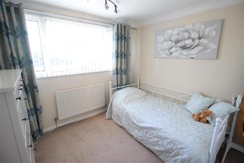 16 Bryan Close, Hurworth, Darlington, DL2 2AS