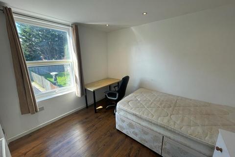 4 bedroom terraced house to rent, 64 Dawlish Road, Selly Oak, Birmingham