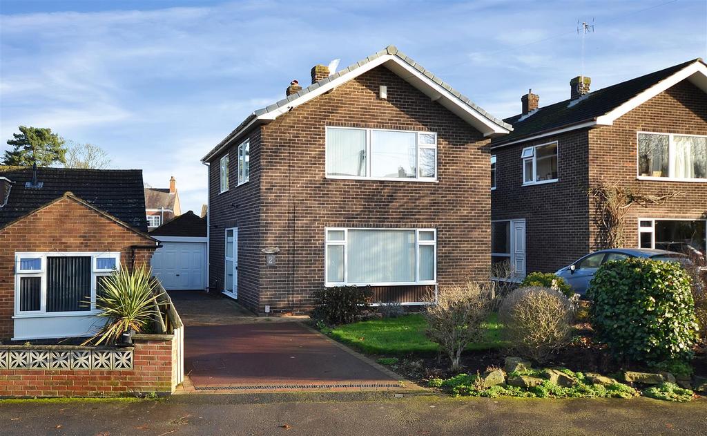 Paddock Close, Radcliffe on Trent, Nottingham 3 bed detached house for