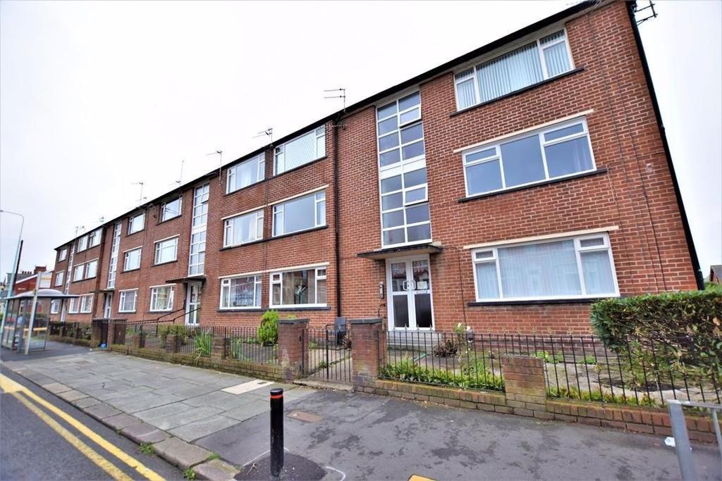 Grasmere Road, Blackpool, Lancashire 2 bed flat £595 pcm (£137 pw)