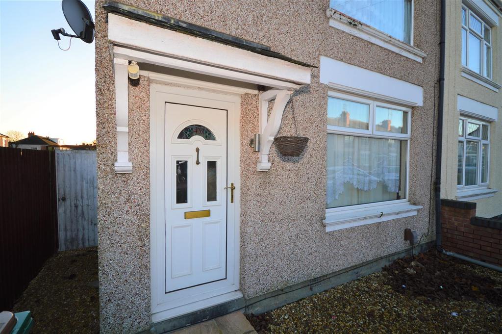 Harris Road, Coventry 2 bed end of terrace house £795 pcm (£183 pw)