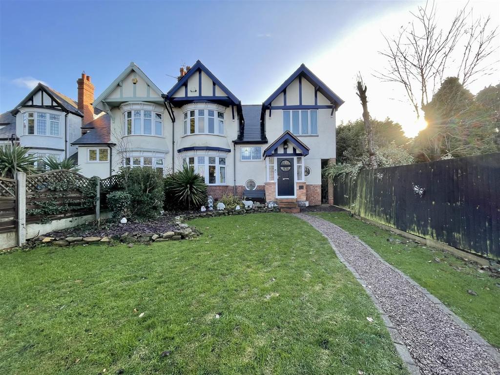 Park Road, Halesowen 4 bed semidetached house £380,000