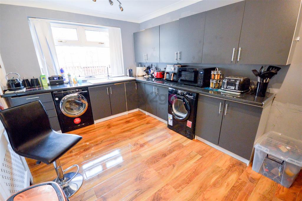 Hollybank Drive, Sheffield, S12 5 bed semidetached house for sale £