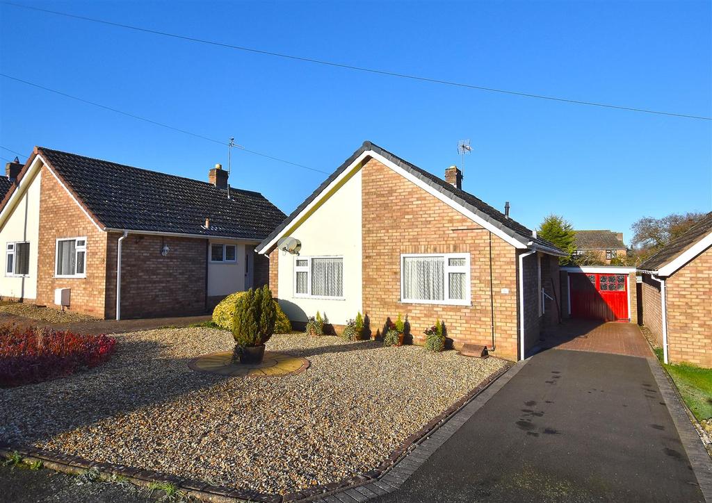 11 Greenleys Crescent, Alveley, Bridgnorth 2 bed detached bungalow for