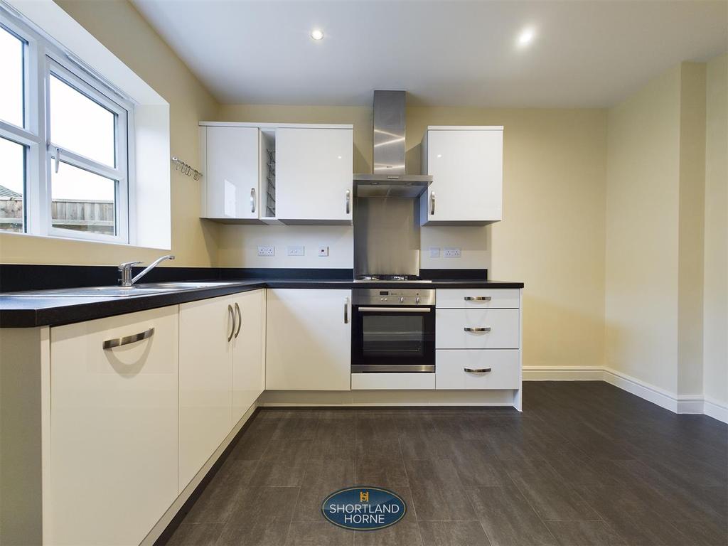 Gwendolyn Drive, Binley, Coventry 3 bed terraced house £1,150 pcm (£
