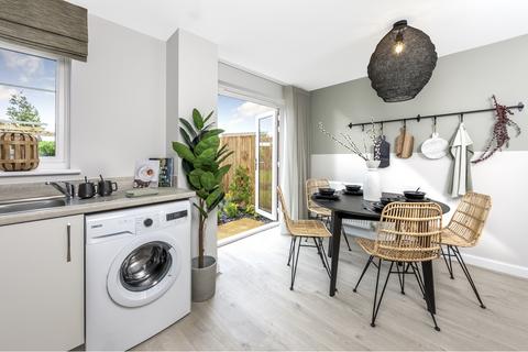3 bedroom semi-detached house for sale - Maidstone at Barratt Homes at The Woodlands Herne Bay Road, Broad Oak, Sturry CT2