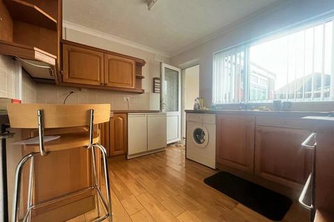 2 bedroom semi-detached house to rent, Margate Road, Ramsgate