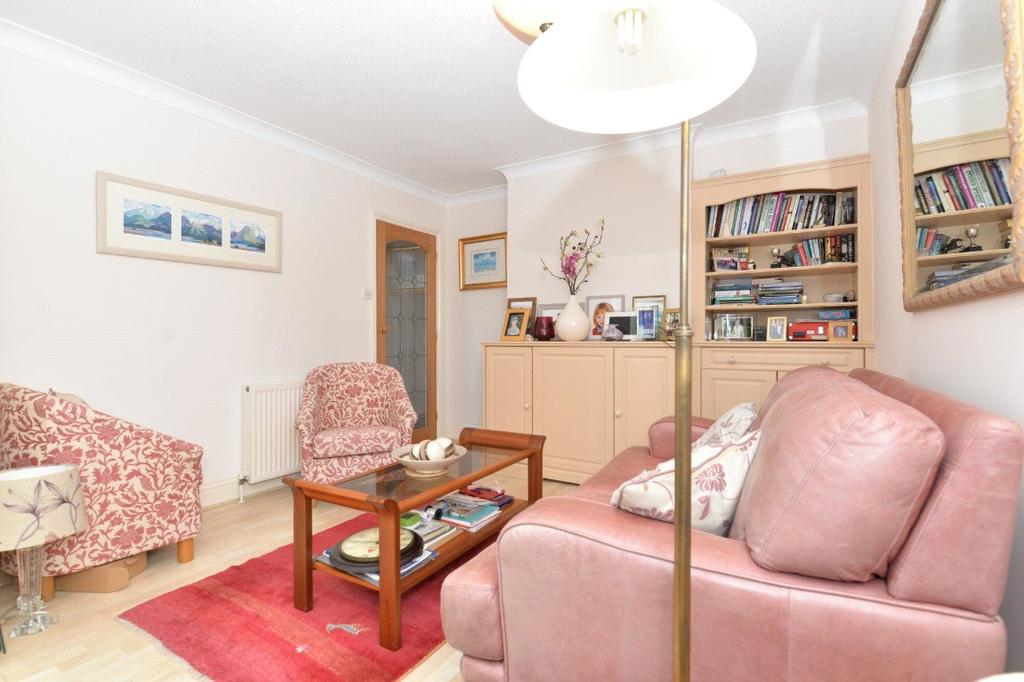 Peckham Avenue, New Milton, BH25 3 bed detached house £520,000