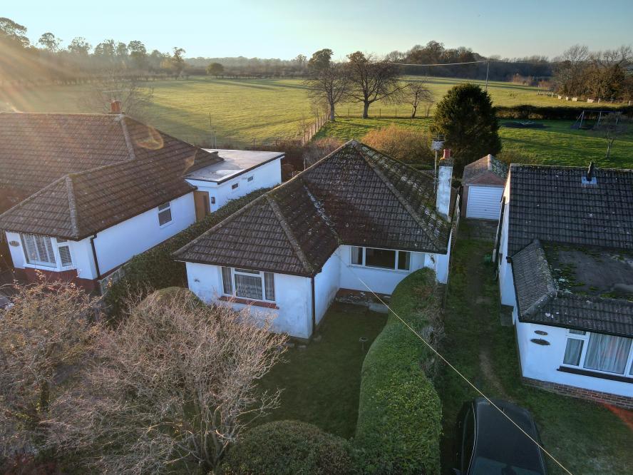 Merley Ways, Wimborne, Dorset, BH21 1QP 2 bed detached bungalow for