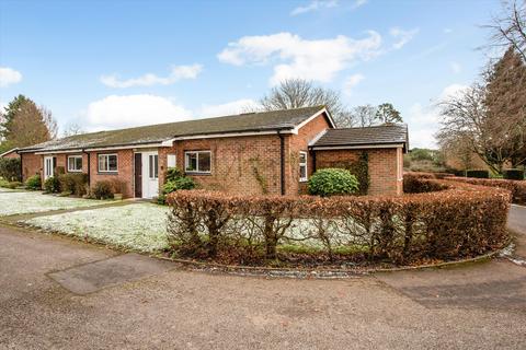 2 bedroom bungalow for sale - Bedfield Lane, Headbourne Worthy, Winchester, Hampshire, SO23