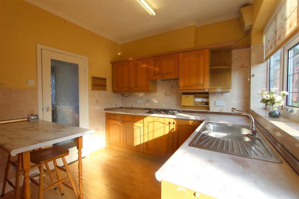 Swaledale Avenue, Darlington, Durham... 3 bed bungalow £160,000