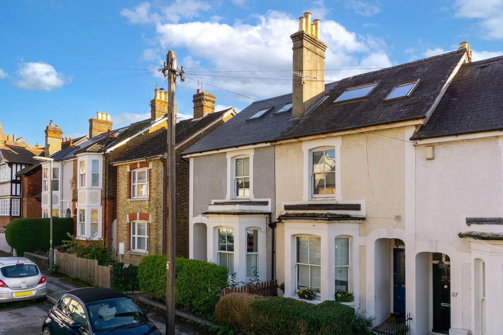 Yorke Road, Reigate, RH2 4 bed terraced house £650,000