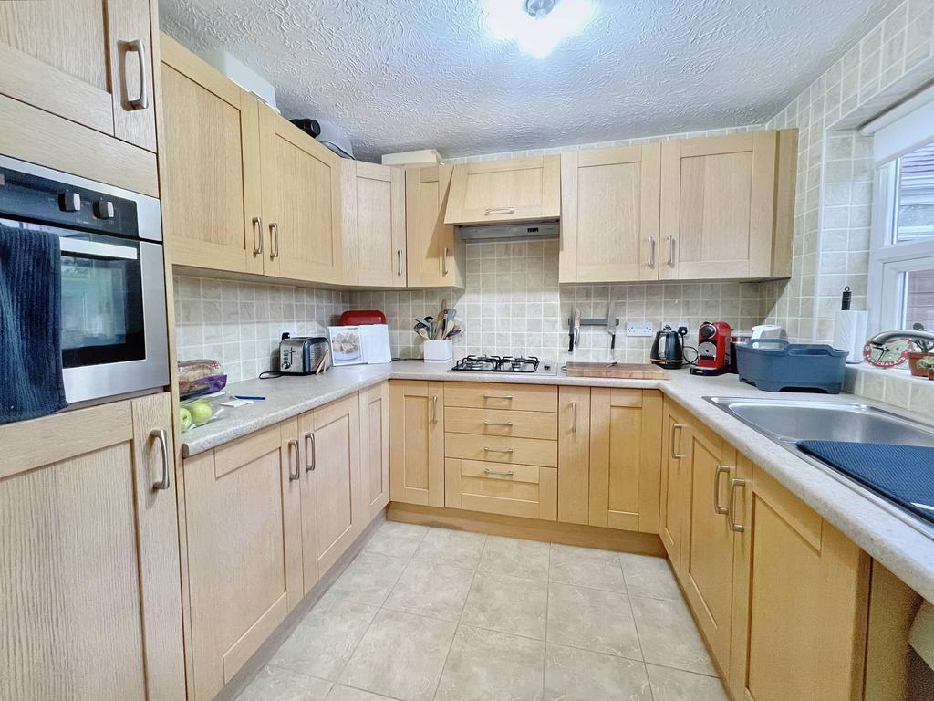 Mildmay Close, StratforduponAvon CV37 3 bed detached house £399,995