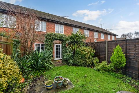 15 Chalcraft Close, Liphook, GU30 7PW
