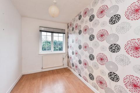 15 Chalcraft Close, Liphook, GU30 7PW